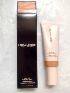 laura mercier Skin Tint Natural Dewy - Light Beige 3N